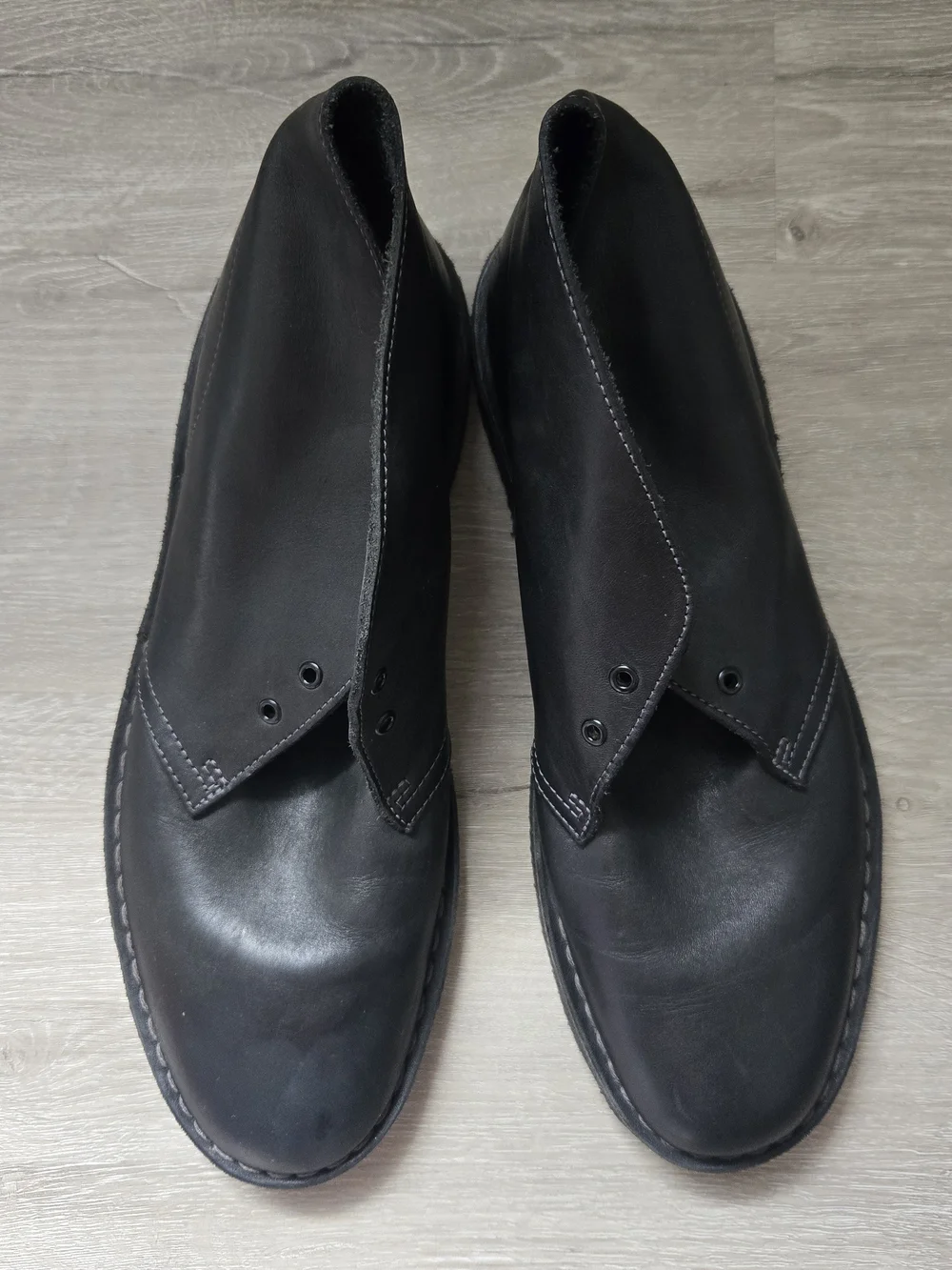 Clarks Men's 10 Black Leather Ankle Shoes - Classic Chukka Style